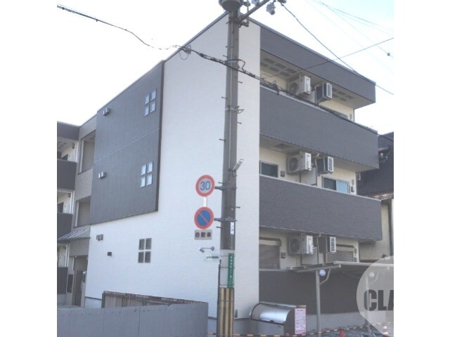 建物外観　オートロック、防犯カメラあり♪