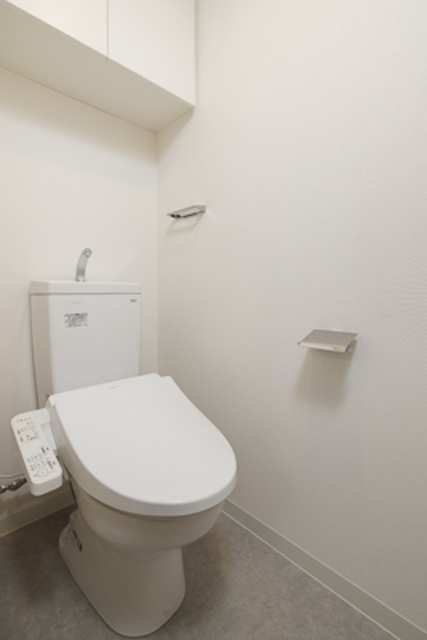 トイレ　※写真は同タイプ住戸です。
