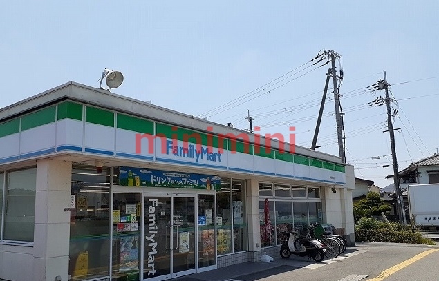 コンビニ　ファミリーマート高槻浦堂店（コンビニ）まで140m