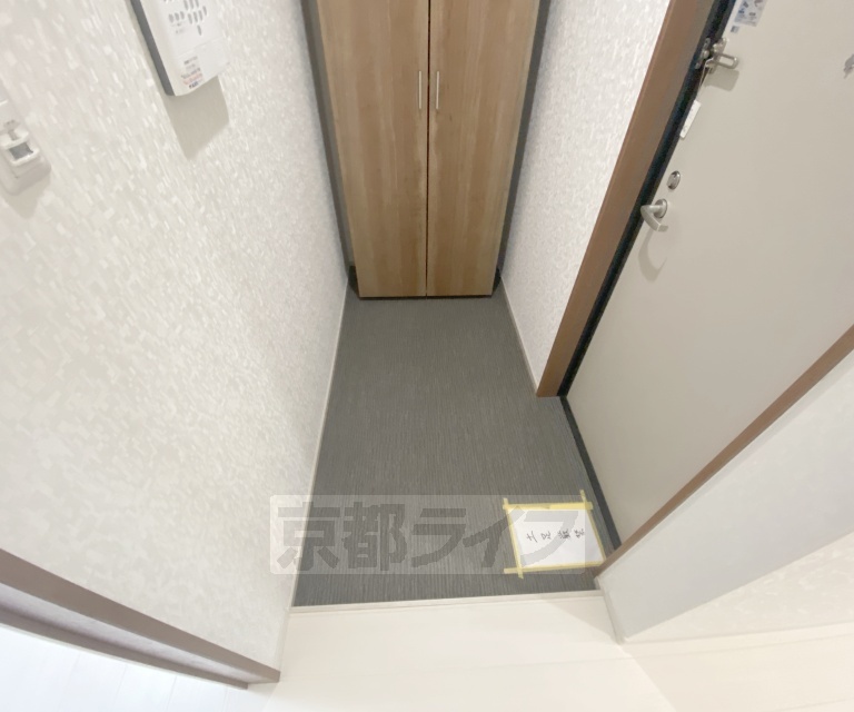 京都グランデ四条春日の玄関写真