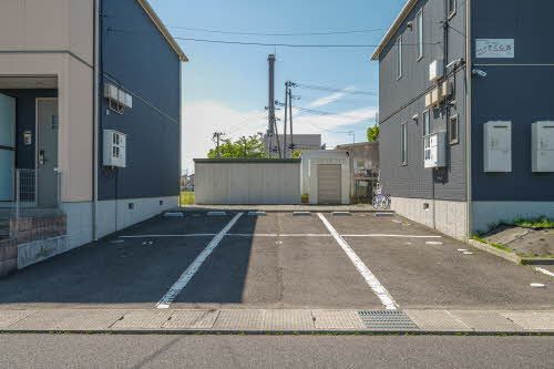 建物外観　駐車場