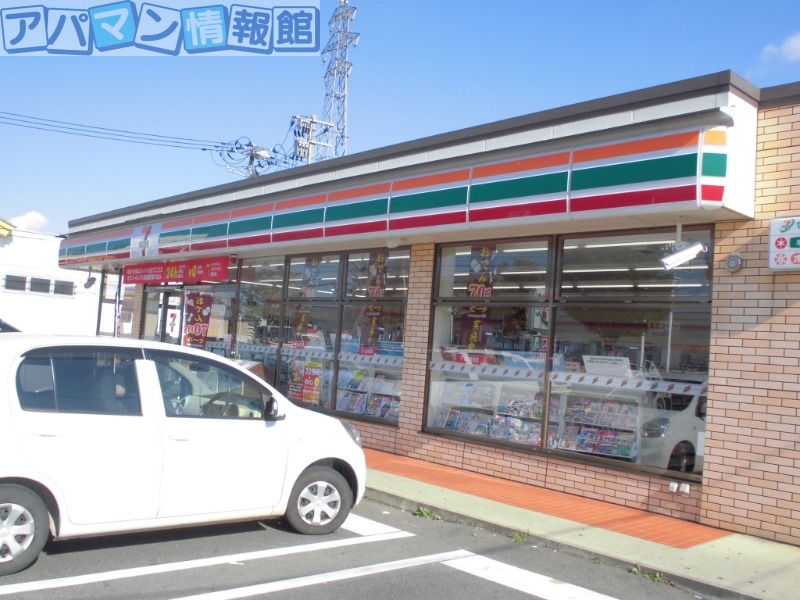 コンビニ　セブンイレブン新潟亀田四ツ興野店（コンビニ）まで111m
