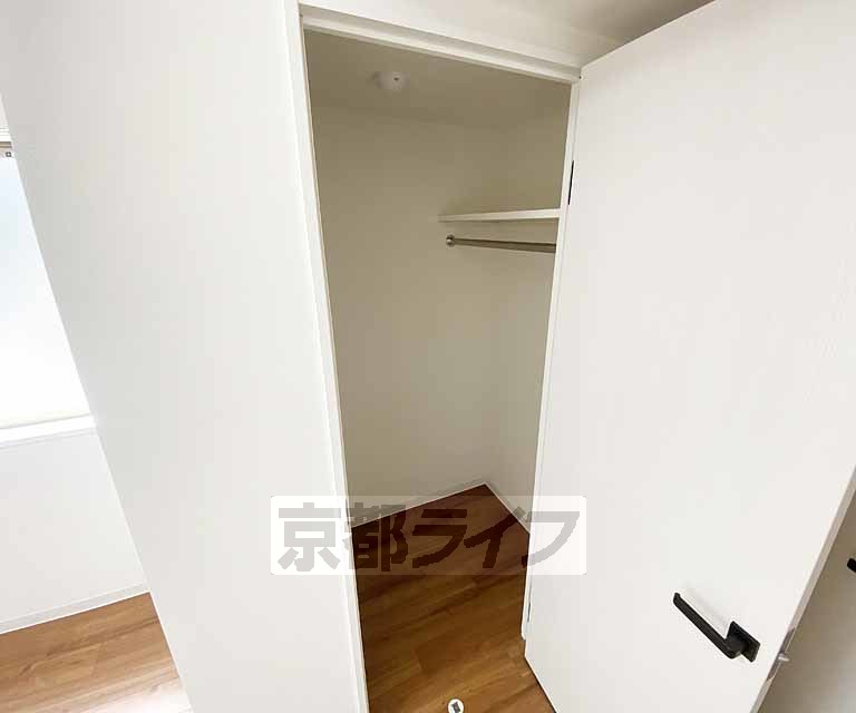 収納　洋服や家電などが収納できます。