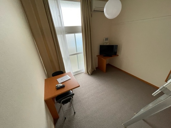 居室・リビング　※別部屋の写真です