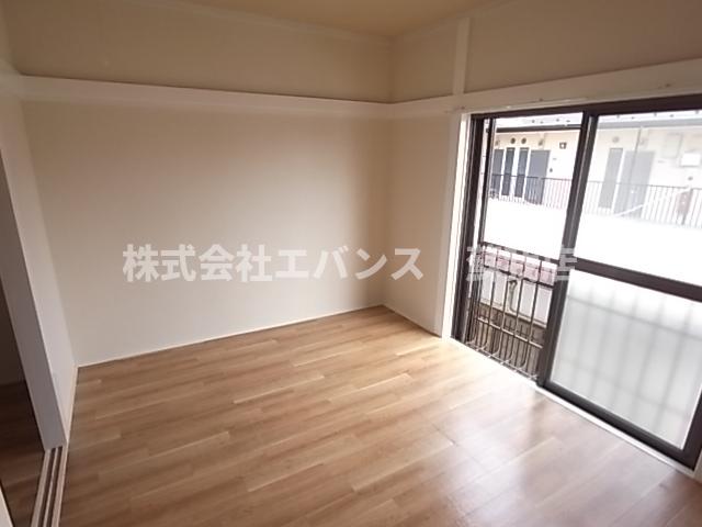 その他部屋・スペース　広くて明るい寝室