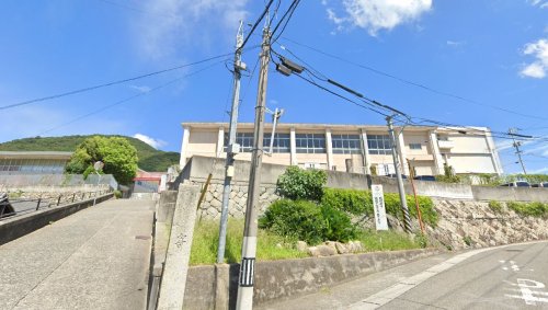 小学校　呉市立川尻小学校（小学校）まで950m