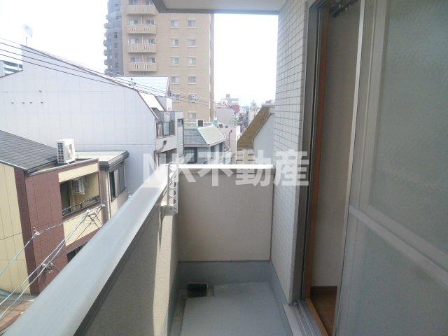 バルコニー　広々としたバルコニーです