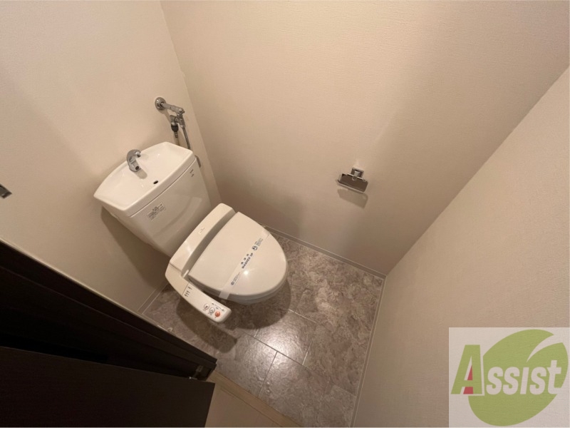 トイレ　こちらはトイレです。清潔感があり、安心して使用できます。