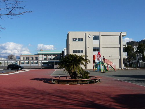 小学校　沼津市立第四小学校（小学校）まで1401m