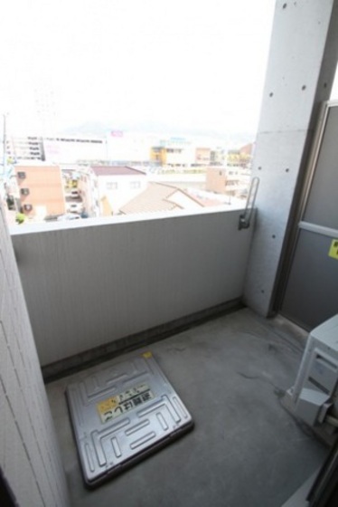 バルコニー　※掲載写真は同マンション別部屋参考写真参考写真となります。