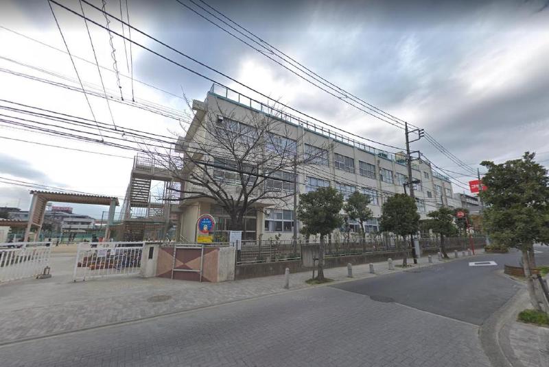 小学校　足立区立東加平小学校（小学校）まで350m
