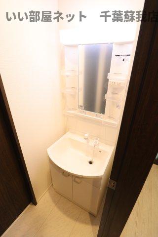 洗面設備　朝の準備に活躍する、洗髪洗面化粧台！