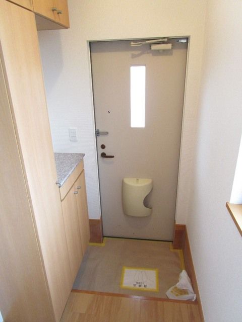 玄関　★契約までスムーズなのでご入居もすぐできます★