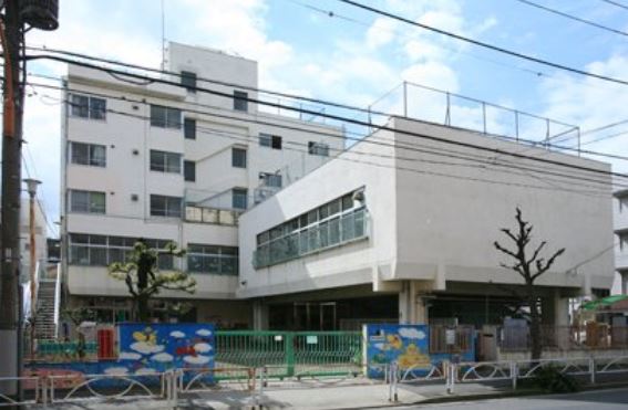 幼稚園・保育園　墨田区立亀沢保育園（幼稚園・保育園）まで124m
