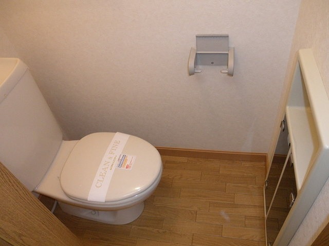 トイレ　※同仕様写真含む