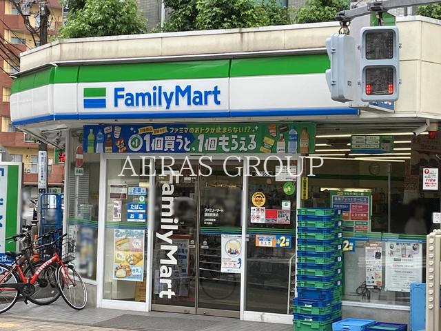 コンビニ　ファミリーマート 蒲田駅東店（コンビニ）まで155m