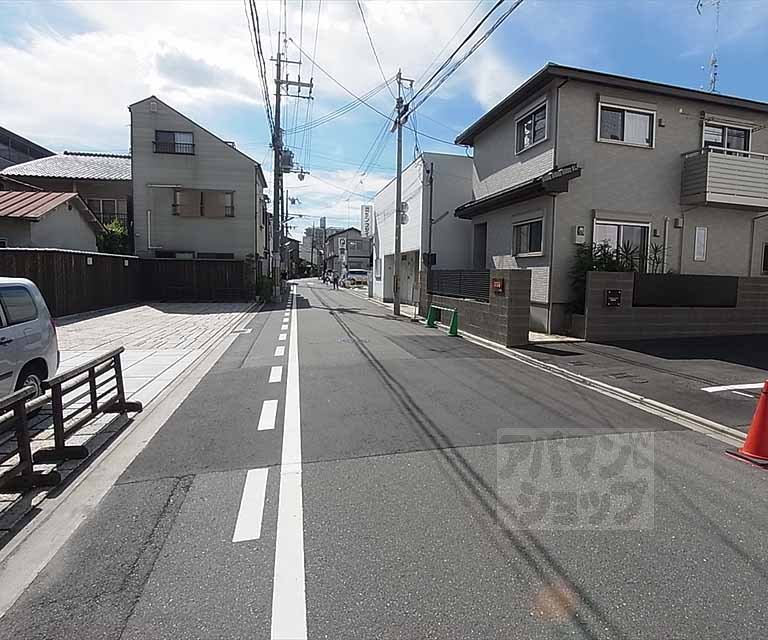 その他　前面道路です。