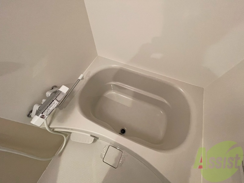 バス・シャワールーム　鏡が付いているので、使い勝手が良さそうですね。