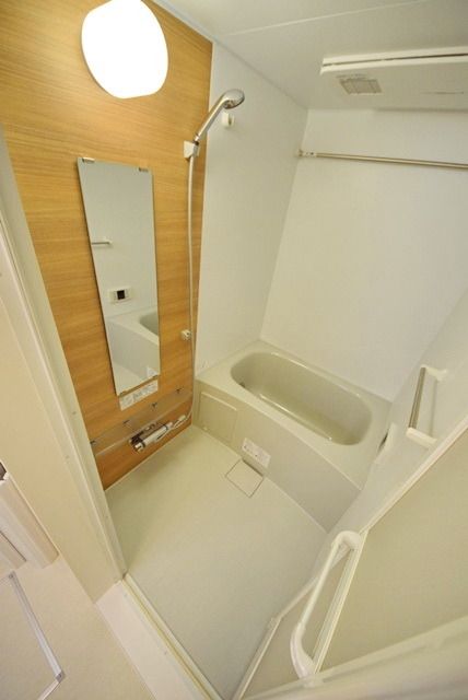 バス・シャワールーム　★追い焚き給湯付き、浴室乾燥機能付き★