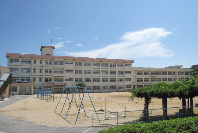 小学校　明石市立大久保小学校（小学校）まで1080m