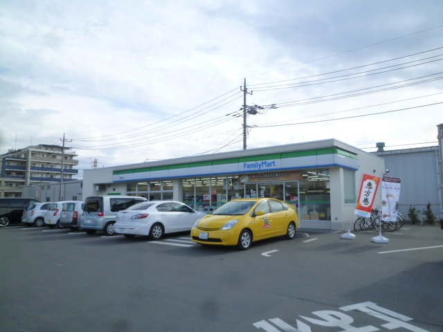 コンビニ　ファミリーマート 厚木長谷店（コンビニ）まで322m
