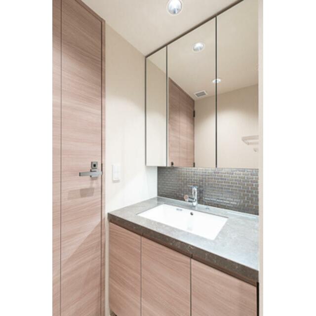 洗面設備　※写真は同タイプ住戸です。