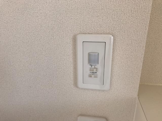 その他設備　玄関照明センサー