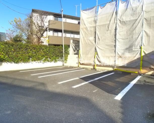 駐車場　車をお持ちの方に嬉しい駐車場付きの物件です