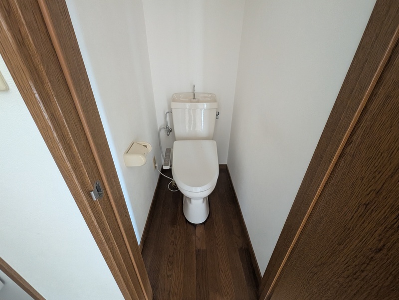 トイレ　イメージ　※別部屋のお写真です。