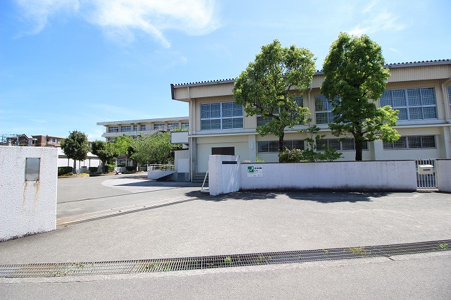 中学校　大津中学校（中学校）まで830m