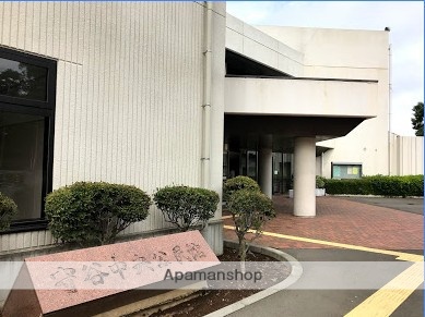 図書館　中央公民館（図書館）まで529m