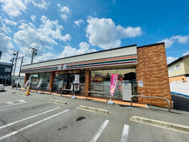 コンビニ　セブンイレブン鈴鹿大池店（コンビニ）まで431m