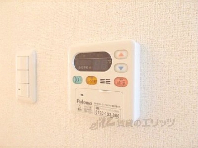 その他設備　給湯器リモコン
