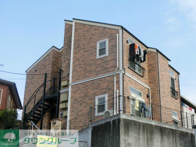 建物外観　ヨーロピアンテイストのレンガ調の建物です♪