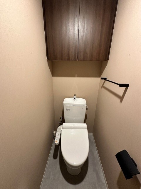 トイレ　温水洗浄便座付きです