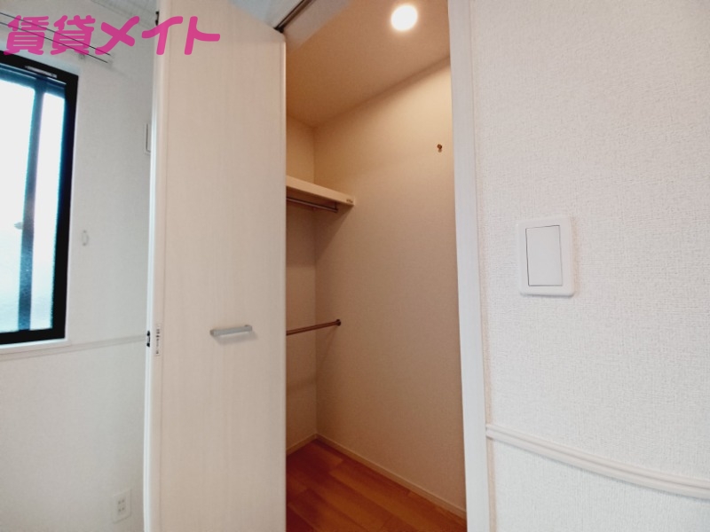 収納　同型参考写真です。