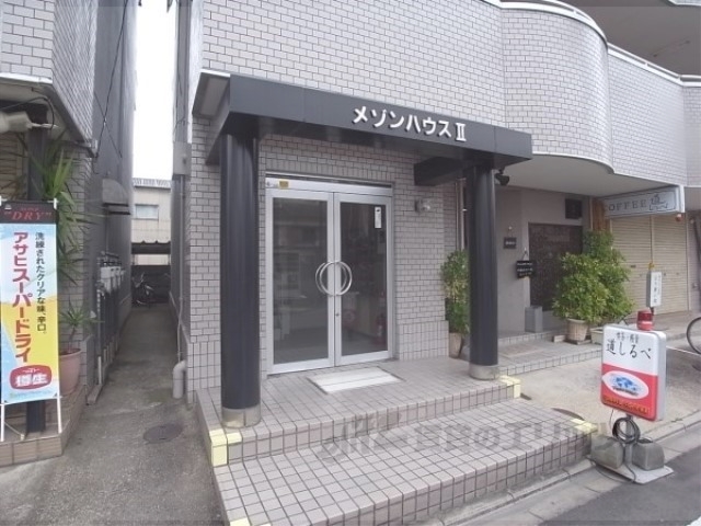 エントランス　正面入り口
