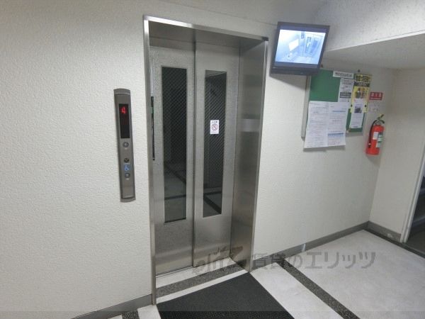 ロビー　エレベーター