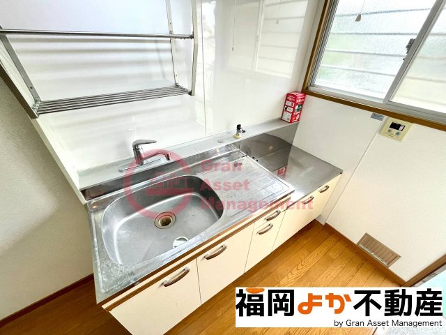 キッチン　コンパクトなキッチンで掃除もラクラク