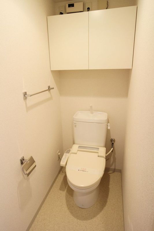 トイレ　別タイプ部屋　参考写真です