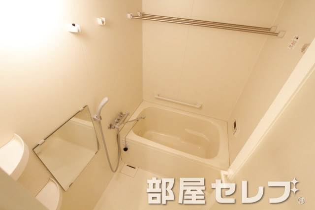 バス・シャワールーム　バスルームでごゆっくり。