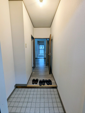 玄関　広々玄関
