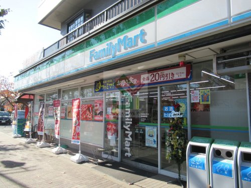 コンビニ　ファミリーマート保谷柳沢店（コンビニ）まで385m
