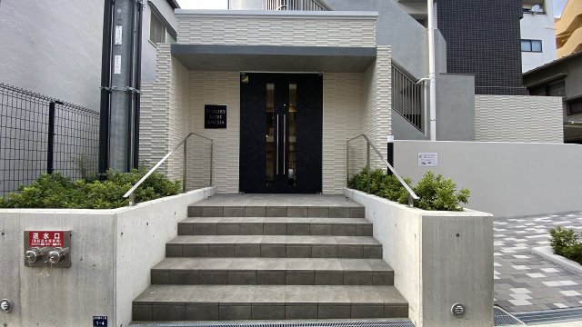 エントランス　建物の内部です