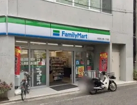 コンビニ　ファミリーマート世田谷上馬一丁目店（コンビニ）まで362m