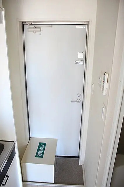 玄関　※同タイプ参考写真