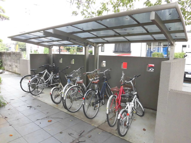 その他　屋根付き自転車置き場