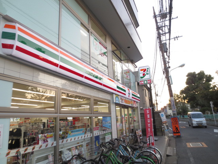 コンビニ　セブンイレブン（コンビニ）まで500m
