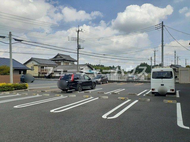 駐車場　車をお持ちの方に嬉しい駐車場付きの物件です