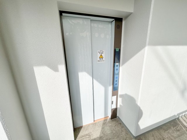 その他共有部分　エレベーターがあると重たい荷物も簡単に部屋まで運べますよ